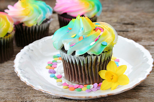 포토 JPG 해외이미지 접시 꽃 사람없음 장식 여러개 달콤 컵케이크 크림 스프링클 해외포토 식물 식기 다수 케이크 맛 파일형식 이미지허브