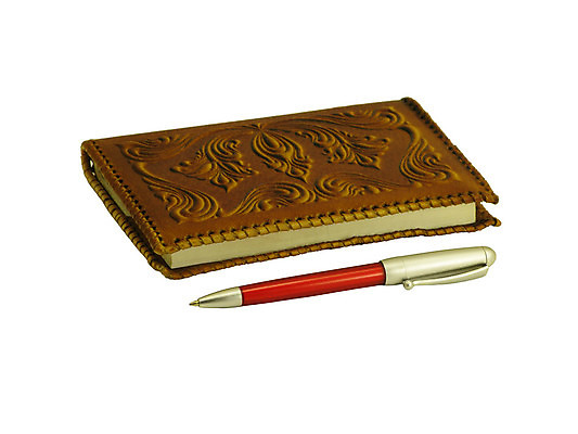 포토 JPG 해외이미지 교육 종이 컨셉 비즈니스 사람없음 빨간색 스터디 사무실 독서 펜 갈색 다이어리 쪽지 공책 자료 정보 달력 덮개 기록 비즈니스맨 기자 중앙 계획 가죽 계약 준비 정리 페이지 주소 고립 시인 조언 해외포토 직업 남자 컬러 문구용품 학습 필기구 사무용품 뚜껑 직장인 파일형식 이미지허브