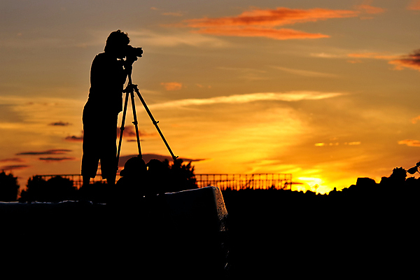 포토 JPG 해외이미지 직업 여자 실루엣 신체 오렌지 자연 하늘 흑백 한명 풍경 취미 야외 태양 노란색 카메라 검은색 사진촬영 일몰 장비 가리킴 업무 사진사 그림 삼각대 찬성 해외포토 자연요소 1 컬러 과일 촬영기법 사람 손짓 전자제품 노을 촬영 작업 작가 생태계 파일형식 이미지허브