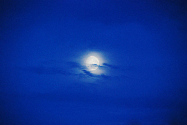 포토 JPG 해외이미지 겨울 사람없음 파란색 빛 달 야간 해외포토 자연요소 계절 컬러 파일형식 이미지허브