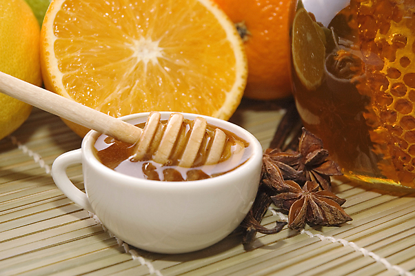 포토 JPG 해외이미지 전통 접시 별 음식 다이어트 오렌지 과일 재료 유리 아침 디저트 건강 요리 사람없음 목재 약 노란색 주방 숟가락 신선 머리빗 항아리 액체 황금 달콤 아침식사 설탕 먹기 레몬 향신료 시럽 꿀 벌집 내추럴 바닐라 시나몬 치료제 맛있는 해외포토 주간 자연요소 나무 식기 컬러 의학 모션 재질 수저 식사 미용용품 도자기 맛 향미료 파일형식 이미지허브