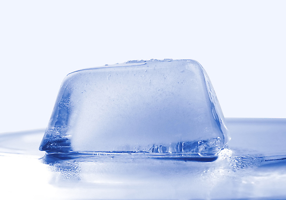 포토 JPG 해외이미지 모양 음료 하늘색 백그라운드 사람없음 물 파란색 빛 반사 냉동 얼음 주스 젖음 추위 흰색 물방울 칵테일 투명 액체 떨어짐 시원함 큐브 서리 고립 해외포토 자연요소 컬러 컨셉 주류 파일형식 이미지허브