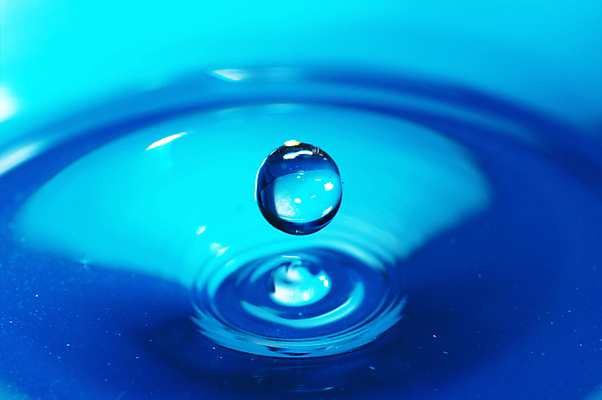 포토 JPG 해외이미지 물결 백그라운드 컨셉 하늘 사람없음 가로 물 파란색 냉동 흐름 추위 원형 투명 시원함 갈증 오브젝트 순간 잔물결 스플래쉬 해외포토 자연요소 도형 컬러 파일형식 이미지허브