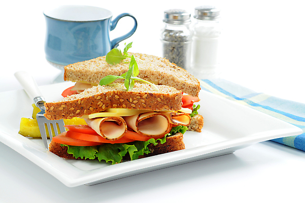 포토 JPG 해외이미지 음식 빵 토마토 치즈 샌드위치 건강 사람없음 식사 저녁식사 치킨 신선 맛 점심식사 맛있는 해외포토 컨셉 채소 유제품 닭고기요리 파일형식 이미지허브