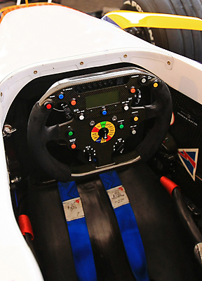 포토 JPG 해외이미지 직업 1 스포츠 포즈 교통시설 모션 자동차 성공 사람없음 가로 경쟁 운전 레이싱 우승 오픈 바퀴 운전사 소프트포커스 위험 땅 속도 공식 엔진 고무 모터 선로 자동 방식 해외포토 레이스천 육상교통 교통 컨셉 촬영기법 시합 직물 최고 시설 파일형식 이미지허브