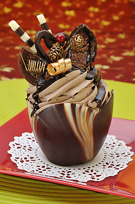 포토 JPG 해외이미지 접시 음식 디저트 사람없음 장식 컵 빨간색 갈색 케이크 초콜릿 축제 식사 줄무늬 사발 닫기 달콤 컵케이크 굽기 크림 냅킨 페스츄리 맛있는 해외포토 식기 빵 컬러 무늬 모션 사기그릇 맛 구이 파일형식 이미지허브