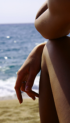 포토 JPG 해외이미지 여자 모래 바다 섬 여행 휴가 휴식 앉기 사람없음 물 뷰티 여행객 평화 맑음 기쁨 휴게실 고독 휴양지 코코넛 멀리 파라다이스 해외포토 자연요소 감정 컨셉 과일 모션 날씨 사람 장소 파일형식 이미지허브