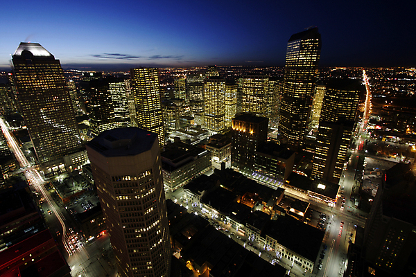 포토 JPG 해외이미지 벽 캐나다 건축양식 창문 유리 하늘 새로움 파노라마 사람없음 내부 건물 파란색 사무실 고층빌딩 미국 어둠 도시 센터 도심 정상 야간 저녁 큼 바쁨 네온 문학 북쪽 빛망울 철강 콘크리트 핵심 강조 해외포토 자연요소 건축물 건축 컬러 컨셉 북아메리카 비즈니스 재질 촬영기법 빌딩 빛 크기 방향 파일형식 이미지허브