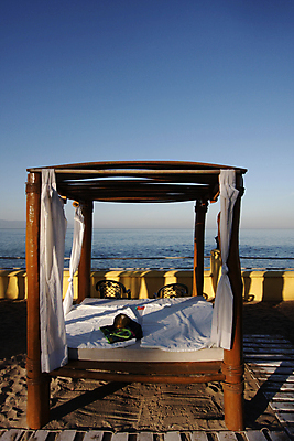 포토 JPG 해외이미지 라이프스타일 웰빙 모래 바다 섬 여행 우산 베개 자연 하늘 휴가 휴식 멕시코 건강 해변 사람없음 파란색 평화 스파 침묵 침대 마사지 커튼 휴게실 클럽 멀리 도피 칸쿤 수평선 해외포토 컬러 가구 컨셉 북아메리카 침구 생활 소리 생태계 파일형식 이미지허브