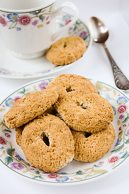 포토 JPG 해외이미지 접시 음식 탁자 디저트 사람없음 장식 컵 쿠키 숟가락 카페 흰색 그룹 차 달콤 굽기 오브젝트 심플 핸드메이드 해외포토 식기 음료 컬러 가구 수저 상점 맛 구이 파일형식 이미지허브