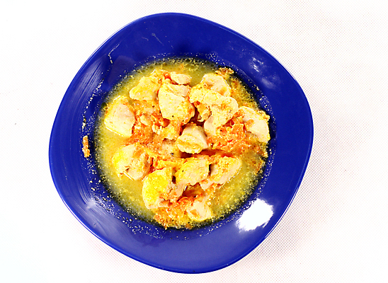 포토 JPG 해외이미지 접시 음식 조류 육류 사람없음 저녁식사 치킨 당근 준비 암탉 해외포토 동물 식기 식재료 뿌리채소 식사 닭 암컷 닭고기요리 파일형식 이미지허브