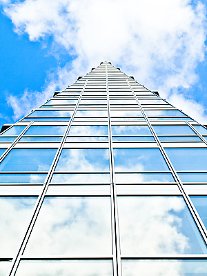 포토 JPG 해외이미지 외관 비즈니스 건축양식 창문 유리 하늘 부동산 바닥 직장 사람없음 건물 파란색 사무실 반사 탑 고층빌딩 거울 도시 도심 해외포토 건축물 건축 컬러 회사 재질 빌딩 재산 파일형식 이미지허브