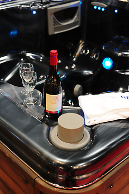 포토 JPG 해외이미지 와인잔 유리 휴식 통 건강 사람없음 수건 파티 와인 스파 목욕 거품 기쁨 욕실 해외포토 감정 컨셉 술잔 재질 주류 이벤트 위생용품 청결 파일형식 이미지허브