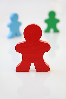 포토 JPG 해외이미지 1 남자 백그라운드 컨셉 비즈니스 성공 아이디어 3 사람 사람없음 목재 빨간색 초록색 파란색 장난감 경쟁 도전 흰색 그리기 계획 대표 오브젝트 경영자 리더 고립 특별함 항목 해외포토 나무 컬러 재료 모션 파일형식 이미지허브