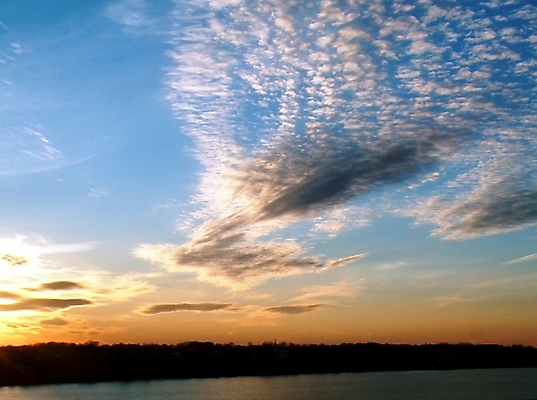 포토 JPG 해외이미지 구름 실루엣 분홍색 하늘색 백그라운드 자연 벽지 하늘 풍경 사람없음 야외 파란색 빛 강 태양 뷰티 일출 맑음 웹 일몰 덮개 저녁 만족 질감 상승 부드러움 천국 내추럴 종료 해외포토 자연요소 감정 컬러 컨셉 인터넷 날씨 촬영기법 노을 뚜껑 감각 야간 생태계 파일형식 이미지허브