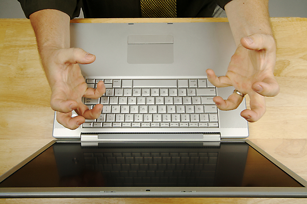 포토 JPG 해외이미지 직업 남자 감정 인터넷 비즈니스 스트레스 관리 사람 성인 사람없음 노트북 컴퓨터 사무실 모니터 공책 자료 분노 짜증 표현 키보드 업무 비즈니스맨 좌절 벌레 문제 스팸 압력 오류 위기 재앙 지원 트러블 헬프 혼란 해외포토 곤충 컨셉 문구용품 전자제품 작업 도움 직장인 파일형식 이미지허브