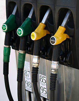 포토 JPG 해외이미지 주간 사람없음 야외 꽂음 주유기 주유소 주유건 해외포토 자연요소 기계 주유 파일형식 이미지허브