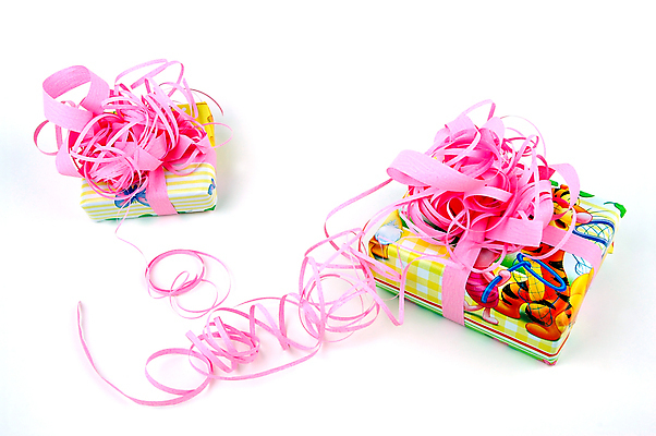 포토 JPG 해외이미지 1 전통 리본 종이 분홍색 크리스마스 기념 발렌타인데이 노르웨이 선물 사람없음 쇼핑 상자 산타클로스 상점 놀람 축하 생일 닫기 오브젝트 고립 해외포토 기념일 감정 유럽 컬러 컨셉 모션 데이이벤트 표정 파일형식 이미지허브