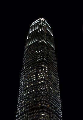 포토 JPG 해외이미지 아시아 창문 사람없음 건물 금융 사무실 탑 검은색 고층빌딩 센터 야간 홍콩 해외포토 자연요소 건축물 나라 컬러 비즈니스 빌딩 경제 중국 파일형식 이미지허브