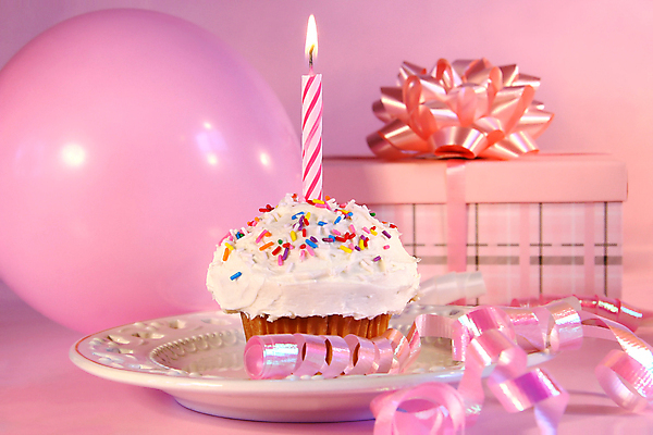 포토 JPG 해외이미지 행복 음식 분홍색 휴가 디저트 기념 선물 이벤트 사람없음 빨간색 초록색 파란색 컬러풀 파티 케이크 초콜릿 보라색 축제 놀람 모임 축하 생일 달콤 설탕 뿌리기 초대 풍선 최초 소셜 특별함 페스츄리 해외포토 기념일 감정 빵 컬러 컨셉 모션 표정 맛 파일형식 이미지허브