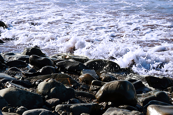 포토 JPG 해외이미지 모양 계절 모래 파도 바다 여행 백그라운드 겨울 자연 벽지 날씨 휴가 사람없음 야외 물 파란색 컬러풀 햇빛 반사 평화 맑음 거품 낭만 조약돌 흰색 오픈 떨어짐 저녁 그림 분무기 암초 아일랜드 해외포토 자연요소 유럽 컬러 컨셉 태양 돌_바위 야간 생태계 파일형식 이미지허브