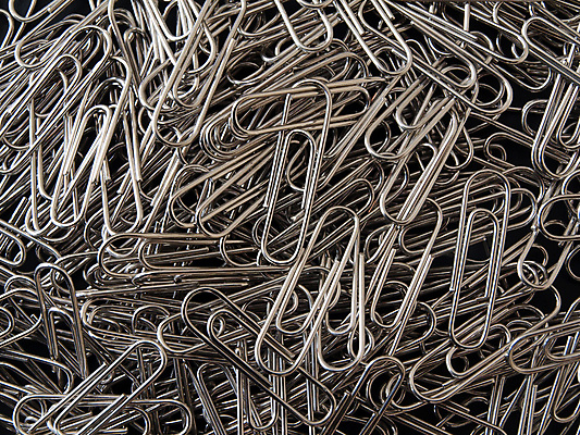 포토 JPG 해외이미지 교육 종이 비즈니스 장신구 학교 문구용품 직장 사람없음 사무실 금속 사무용품 공구 잡기 업무 은색 책상 오브젝트 준비 클립 철사 비서 바인더 보유 공급 해외포토 직업 컬러 가구 회사 모션 재질 도구 작업 파일형식 이미지허브