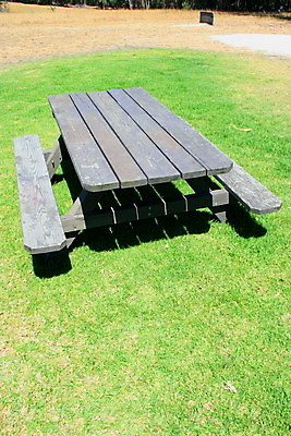 포토 JPG 해외이미지 식물 공원 음식 벤치 탁자 사람없음 야외 초록색 소풍 맑음 숲 해외포토 공공시설 컬러 가구 의자 날씨 야외활동 파일형식 이미지허브