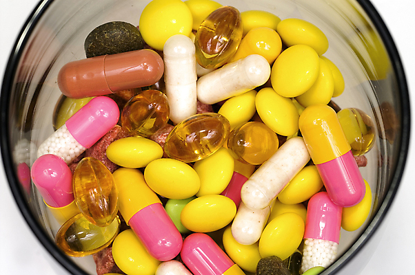 포토 JPG 해외이미지 자연 유리 사람없음 알약 흰색 고립 항생제 해외포토 컬러 재질 약 생태계 파일형식 이미지허브