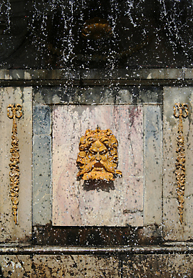 포토 JPG 해외이미지 벽 그림자 가면 사람없음 물 조각상 갈색 노란색 회색 흰색 기둥 얼룩 개울 분수 대리석 분무기 제트기 청동 옛날 해외포토 자연요소 건축 컬러 재료 비행기 강 조형물 파일형식 이미지허브