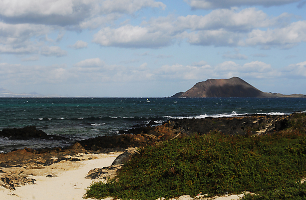 포토 JPG 해외이미지 파도 바다 섬 여행 자연 놀이 하늘 휴가 휴식 산 항해 풍경 사람없음 야외 물 여름 파란색 항구 맑음 소리 물가 서핑 스페인 크루즈 웨이브 암초 해외포토 자연요소 계절 유럽 컬러 컨셉 배_교통 교통시설 날씨 수상스포츠 생태계 파일형식 이미지허브