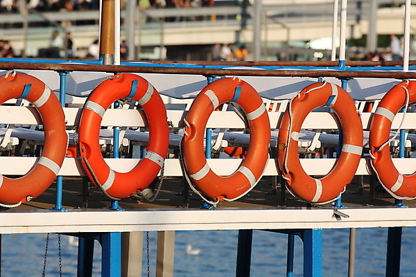포토 JPG 해외이미지 교통시설 항해 안전 사람없음 보트 위험 오브젝트 보안 함선 줄서기 항목 해외포토 교통 컨셉 배_교통 모션 시설 파일형식 이미지허브