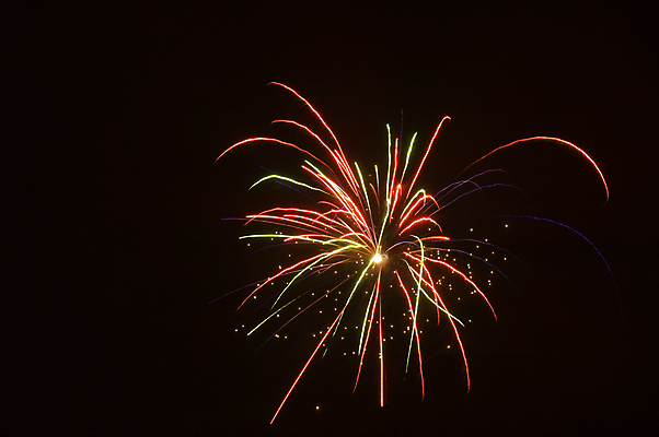 포토 JPG 해외이미지 휴가 불꽃 새해 사람없음 컬러풀 검은색 어둠 축하 야간 저녁 폭발 해외포토 자연요소 컬러 컨셉 불 파일형식 이미지허브