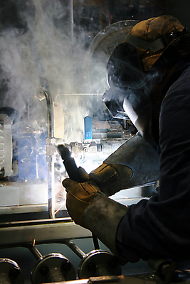 포토 JPG 해외이미지 식물 산업 포즈 불 노동자 사람없음 빛 금속 힘 업무 기술자 제조 보호 철 연습 무역 퓨전 만들기 볼트 온도 용접 용접공 철강 하드웨어 해외포토 자연요소 직업 컨셉 모션 재질 컴퓨터 공구 작업 파일형식 이미지허브