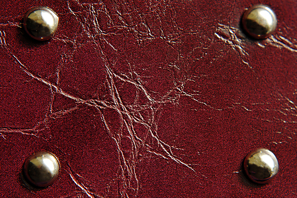 포토 JPG 해외이미지 백그라운드 탁자 추상 사람없음 책 빨간색 유행 금속 공책 어둠 벨트 주름 가죽 제비꽃 질감 해외포토 잡화 꽃 컬러 가구 무늬 재질 문구용품 파일형식 이미지허브