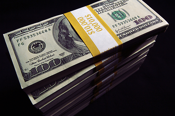 포토 JPG 해외이미지 지폐 돈 검은배경 실내 사람없음 금융 경제 쌓기 달러 돈다발 외화 100달러 많음 해외포토 백그라운드 컨셉 모션 내부 검은색 재산 파일형식 이미지허브