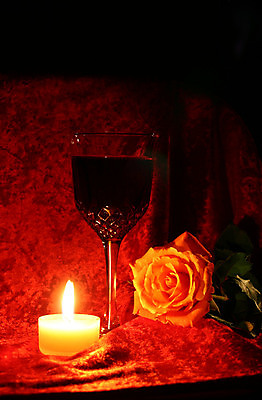 포토 JPG 해외이미지 열쇠 발렌타인데이 사람없음 빨간색 장미 와인 낭만 포트 해외포토 꽃 컬러 컨셉 데이이벤트 주류 파일형식 이미지허브