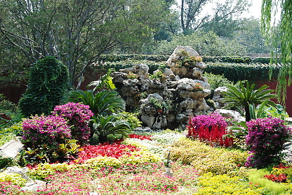 포토 JPG 해외이미지 꽃 분홍색 사람없음 빨간색 초록색 노란색 정원 중국 바위 해외포토 식물 아시아 컬러 돌_바위 파일형식 이미지허브