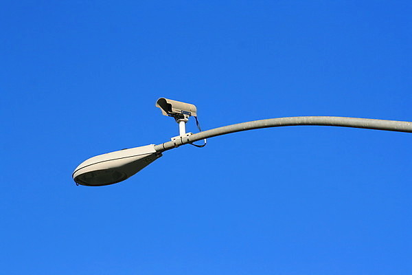 포토 JPG 해외이미지 응시 안전 사람없음 야외 파란색 빛 카메라 모니터 텔레비전 관찰 순환 보안 전자 감시 봉 동영상 탐지 해외포토 시선 컬러 모션 전자제품 컴퓨터 파일형식 이미지허브