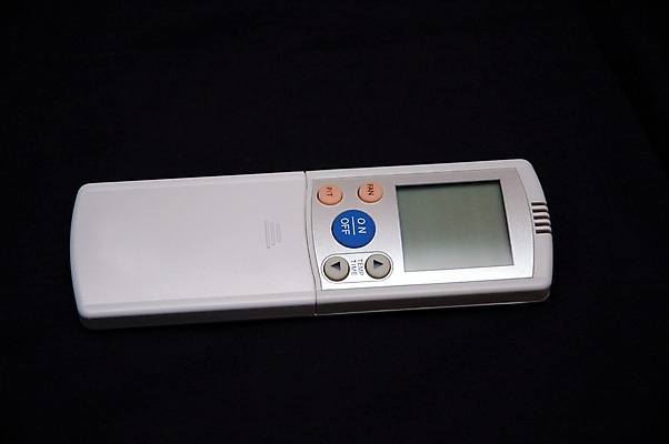 포토 JPG 해외이미지 버튼 주택 노르웨이 사람없음 전자제품 빛 힘 회색 흰색 뜨거움 플라스틱 전자 온도 멀리 타이머 고립 관리자 센서 자동 작동 제어 조종장치 주도 리셋 해외포토 유럽 컬러 재질 건물 장비 예절 파일형식 이미지허브