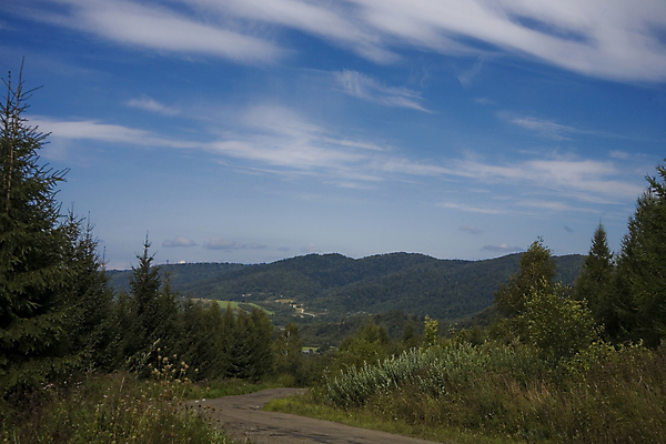 포토 JPG 해외이미지 주간 구름 꽃 밭 자연 하늘 산 그림자 풍경 사람없음 야외 파란색 햇빛 우주 계곡 시골 개울 언덕 폴란드 내추럴 해외포토 자연요소 식물 유럽 컬러 농업 강 태양 생태계 파일형식 이미지허브