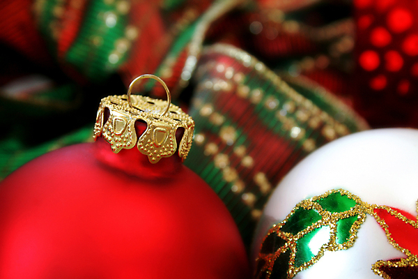 포토 JPG 해외이미지 계절 크리스마스 휴가 사람없음 장식 빨간색 빛 흰색 황금 우아함 오브젝트 보케 부드러움 해외포토 기념일 컬러 컨셉 감각 파일형식 이미지허브