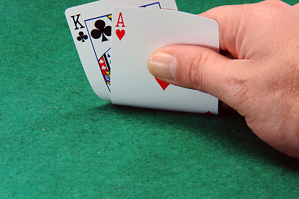 포토 JPG 해외이미지 손 백그라운드 컨셉 놀이 성공 아이디어 사람없음 쌓기 침묵 거래 게임 흰색 마음 우승 최고 쌍 신용카드 행운 도박 카지노 기회 딜러 포커 곤봉 넘어짐 블러 승자 에이스 펠트 필승 해외포토 스포츠용품 컬러 모션 신체부위 금융 소리 트럼프 파일형식 천_직물 이미지허브