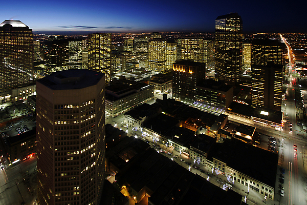 포토 JPG 해외이미지 벽 캐나다 건축양식 창문 유리 하늘 새로움 파노라마 사람없음 내부 건물 여름 파란색 사무실 고층빌딩 미국 어둠 도시 센터 도심 정상 야간 저녁 큼 바쁨 네온 문학 북쪽 빛망울 철강 콘크리트 핵심 강조 해외포토 자연요소 건축물 계절 건축 컬러 컨셉 북아메리카 비즈니스 재질 촬영기법 빌딩 빛 크기 방향 파일형식 이미지허브