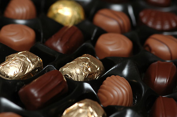 포토 JPG 해외이미지 음식 백그라운드 디저트 기념 발렌타인데이 노르웨이 사탕 선물 사람없음 갈색 초콜릿 기쁨 최고 달콤 맛 수집 먹기 비만 크림 묘사 아로마 칼로리 캐러멜 맛있는 해외포토 감정 유럽 컬러 컨셉 모션 데이이벤트 몸매 파일형식 이미지허브