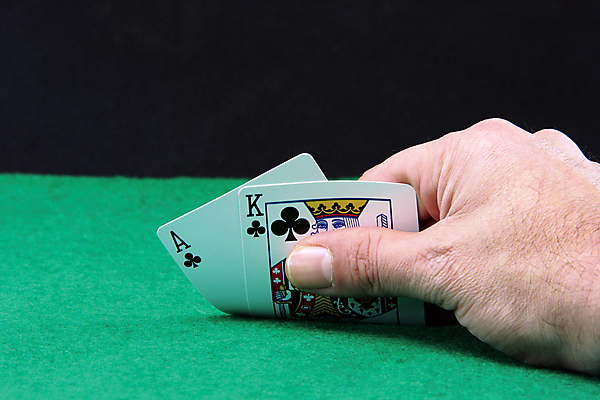 포토 JPG 해외이미지 손 백그라운드 컨셉 놀이 성공 아이디어 사람없음 쌓기 검은색 침묵 거래 게임 흰색 마음 우승 최고 쌍 신용카드 행운 도박 카지노 기회 딜러 포커 곤봉 넘어짐 블러 승자 에이스 펠트 필승 카피스페이스 해외포토 스포츠용품 컬러 모션 신체부위 금융 소리 공백 트럼프 파일형식 천_직물 이미지허브