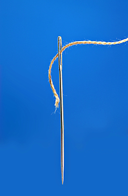 포토 JPG 해외이미지 디자인 사람없음 빨간색 금속 면 바늘 실 수리 은색 바느질 공예 땀 자수 재단 핸드메이드 해외포토 컬러 재질 취미 도구 파일형식 이미지허브