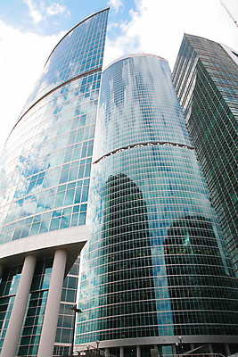 포토 JPG 해외이미지 구름 디자인 외관 선 비즈니스 건축양식 창문 유리 하늘 부동산 미래 새로움 바닥 아파트 사람없음 건물 금융 파란색 사무실 반사 탑 고층빌딩 블록 거울 기둥 도시 센터 도심 큼 그늘 기중기 러시아 지역 기하학 개발 모스크바 철강 콘크리트 해외포토 자연요소 건축물 건축 유럽 컬러 컨셉 무늬 재질 주택 빌딩 경제 중장비 재산 크기 파일형식 이미지허브