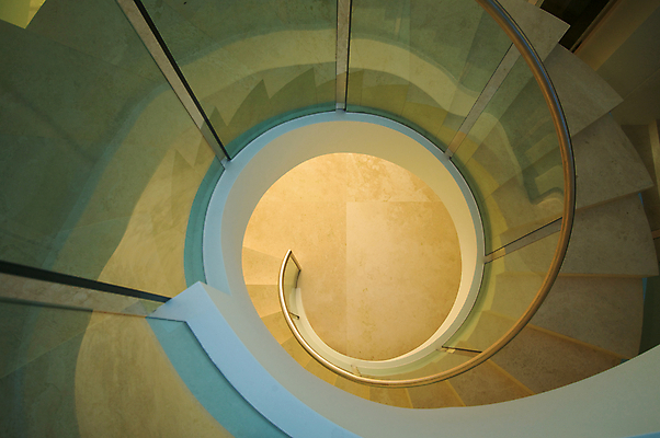 포토 JPG 해외이미지 모양 디자인 백그라운드 곡선 건축양식 난간 모션 추상 새로움 바닥 실내 나선형 사람없음 내부 목재 장식 빛 컬러풀 사무실 계단 금속 도시 원형 홀 우아함 통로 오르기 대리석 일반 단계 철책 해외포토 도형 나무 건축 선 컬러 컨셉 무늬 비즈니스 재료 재질 공간 파일형식 이미지허브