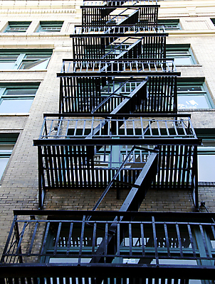 포토 JPG 해외이미지 디자인 벽 여행 사다리 창문 난간 불 벽돌 출입구 새로움 거리 아파트 주택 안전 사람없음 야외 건물 달리기 계단 금속 미국 긴급 도시 그리기 재산 탈출 철 장면 북쪽 단계 규정 복잡 옛날 진짜 철강 헬프 해외포토 자연요소 건축물 컨셉 북아메리카 모션 재질 금융 도구 도움 방향 파일형식 이미지허브