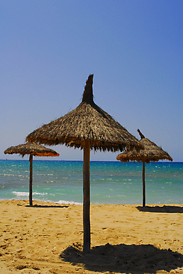 포토 JPG 해외이미지 모래 여행 하늘 휴가 휴식 따뜻함 그림자 풍경 해변 사람없음 물 여름 파란색 뷰티 맑음 침묵 꿈 전원 뜨거움 떨어짐 큼 그늘 휴양지 천국 등급 이국적 파라다이스 수평선 해외포토 자연요소 계절 바다 컬러 컨셉 날씨 소리 장소 전기에너지 크기 파일형식 이미지허브